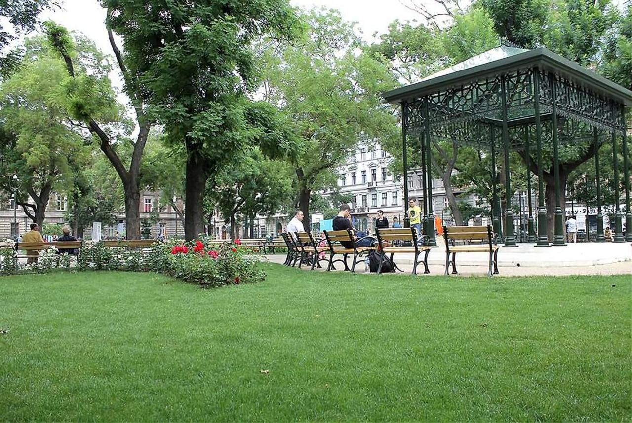 Lola Apartment Budapest Eksteriør billede
